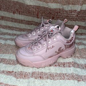 Pink rose Filas. Size 7. Barely worn